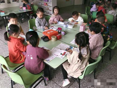 孩子三岁前跟谁睡比较好