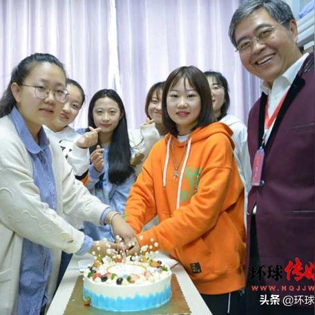 哈尔滨市第八中学有寝室吗？
