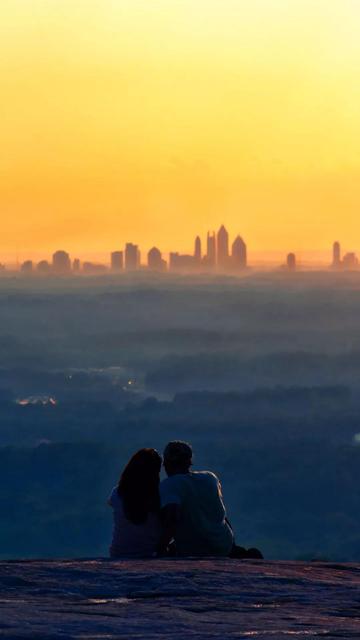 瑟瑟的情侣背景图