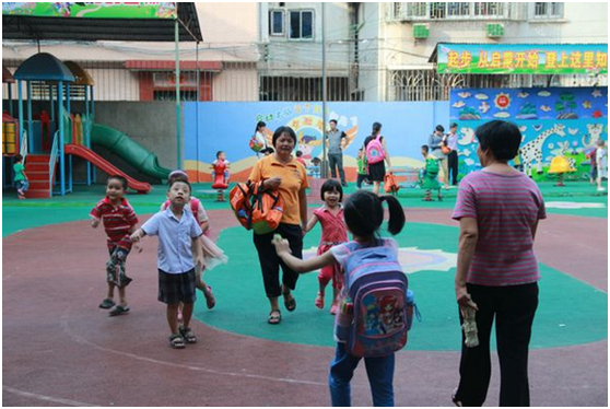 小孩子特别依赖某个东西