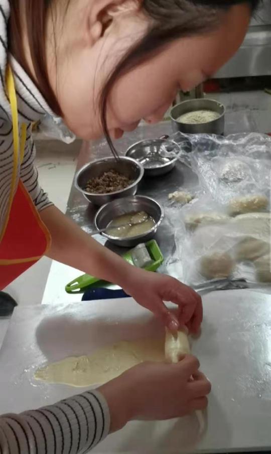 高铁上都在卖的美食锅盔，带你学习创业好项目