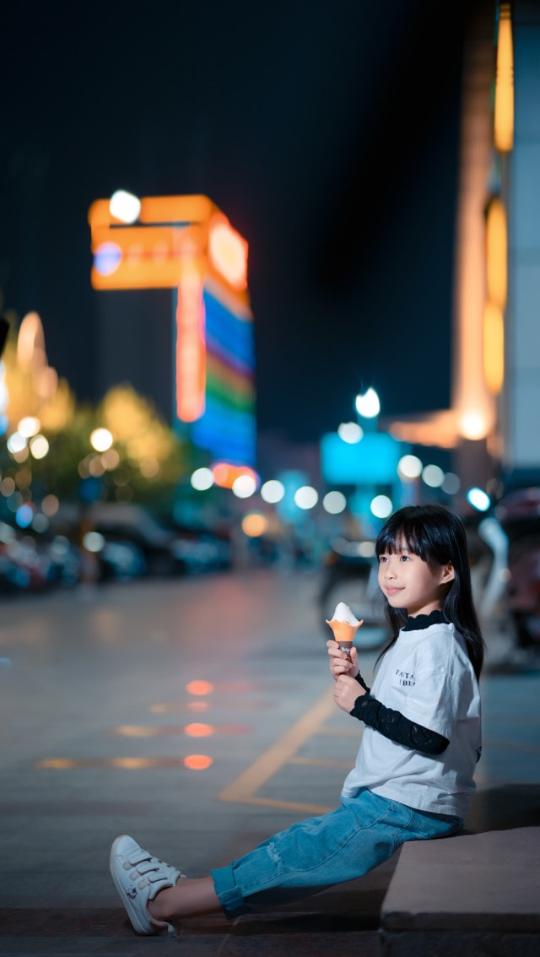 关于摄影小技巧，拍摄夜景人像如何更简单粗暴的给人物补光。