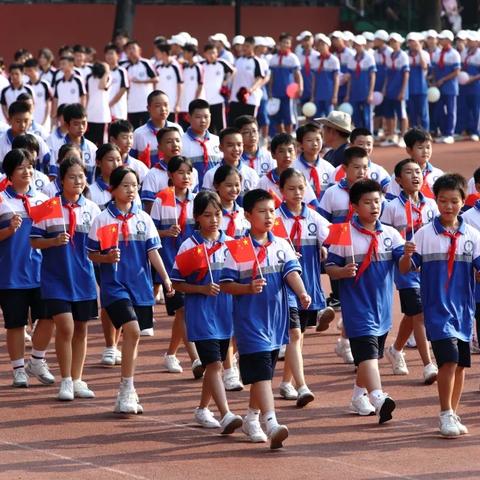 桂林市八中搬到哪里了呀