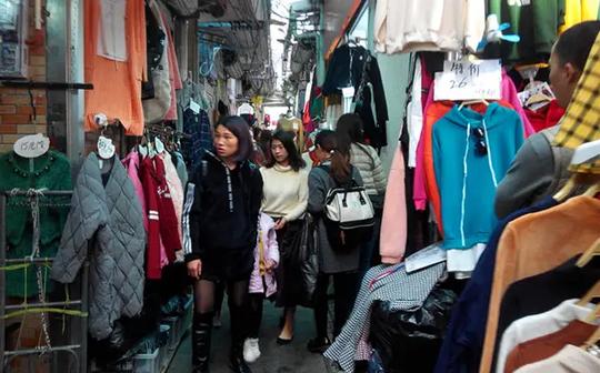 越来越多的人想做旧衣服生意，旧衣服生意空间有多大