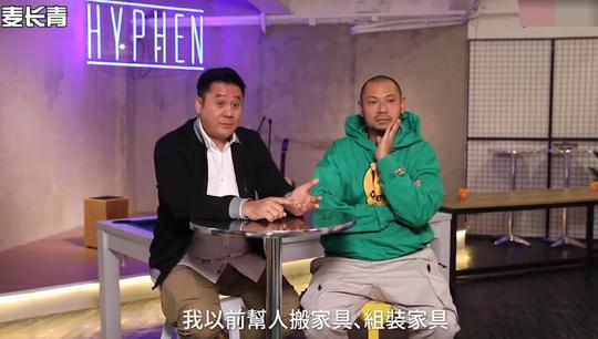 53岁知名港星现身广州做志愿者，入行29年惨被开除，他终于活明白