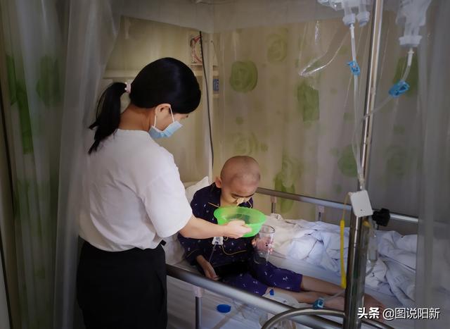宝宝吃奶粉呕吐怎么回事