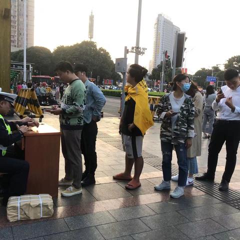 南宁戴头盔的相关长尾关键词有哪些