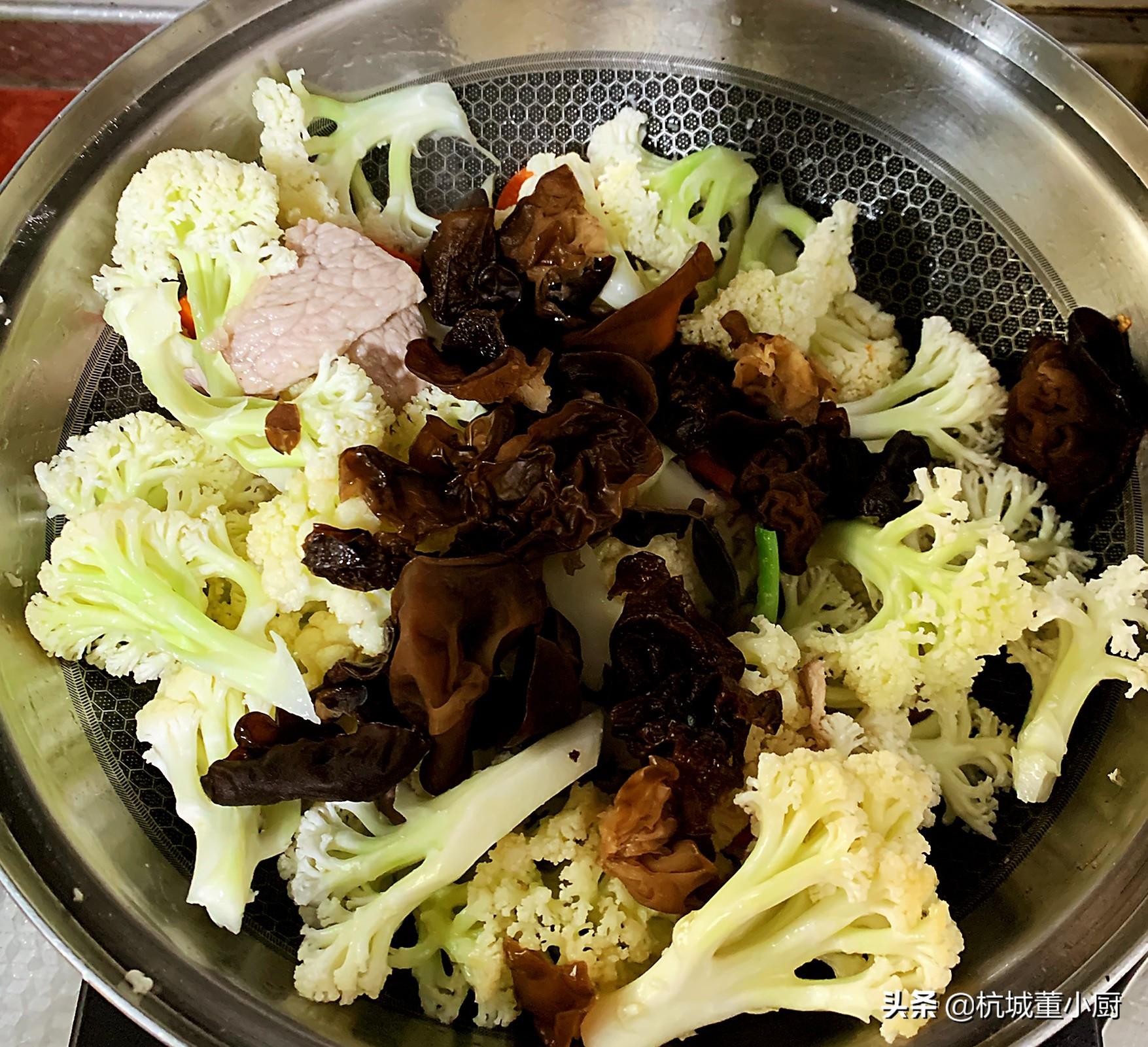 中午烧什么美食吃（上午死的牛蛙晚上还能吃吗）