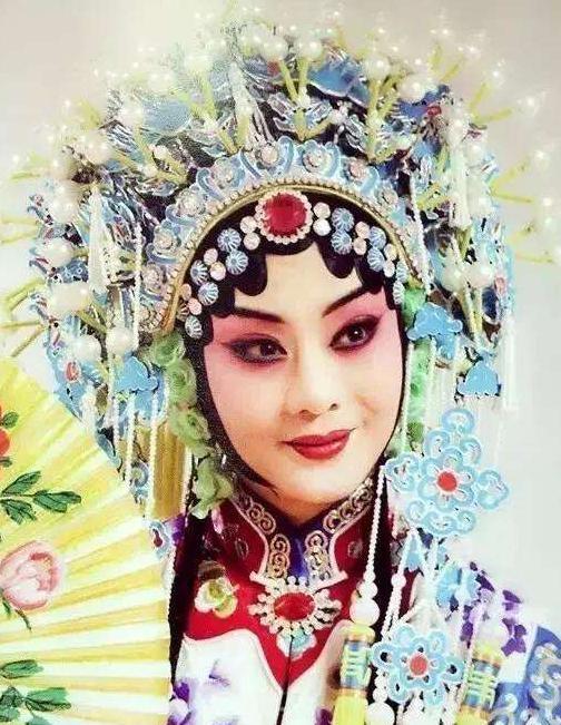 黃美人柑橘種植手藝視頻_為什么良多美女拍的視頻點(diǎn)擊量都很高