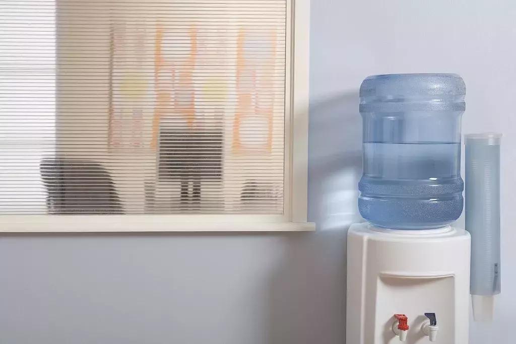 热水器三相接触器接线方法