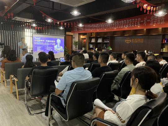 南明区为晋级“中国创翼”创新创业大赛南明区选拔赛决赛阶段的15支项目进行一对一赛前指导服务