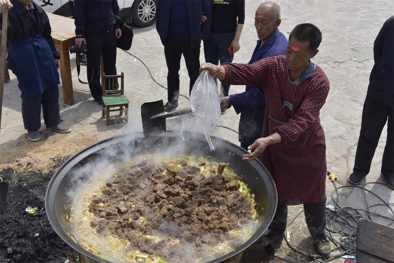 用粉条做成什么美食（炒粉条怎么制作）
