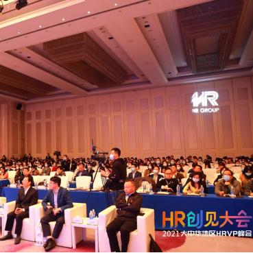 武汉商学院知行行动鼓励学生实行什么？