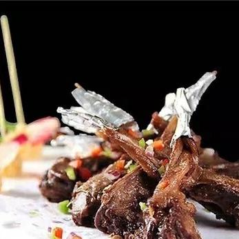 ktv鸭下巴的做法？