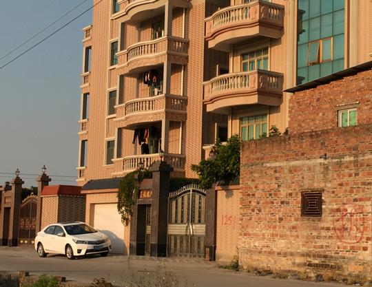 过年回家开什么车，探访本地拆迁大户，颠覆你的想象