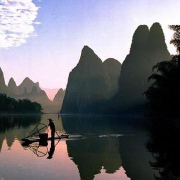 火车经过的桂林山水相关长尾关键词有哪些