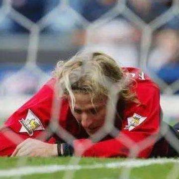 全新足球球鞋怎么出售