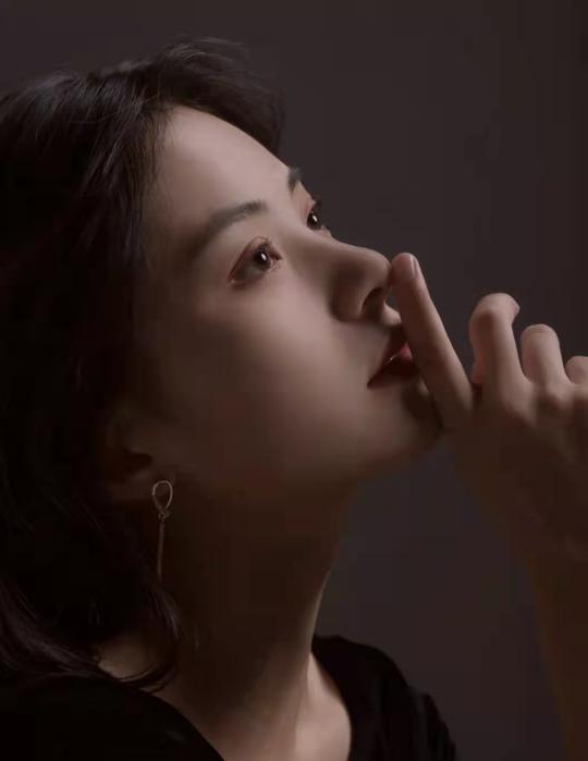 伤感美女高清无水印素材+热门文案