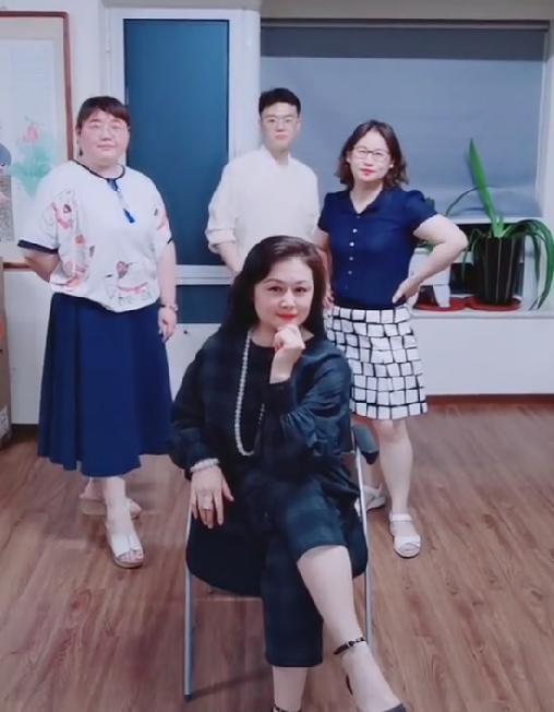 疑似司机郭志龙正面照首次曝光，曾和于月仙一起拍短视频