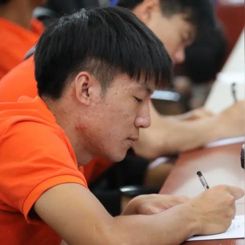 足球概念股开盘大涨 金陵体育涨超10%