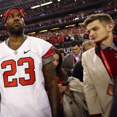 足球巨星衣服便宜吗多少钱