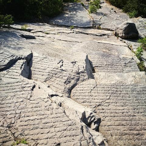 济南市挖化石场在哪里啊