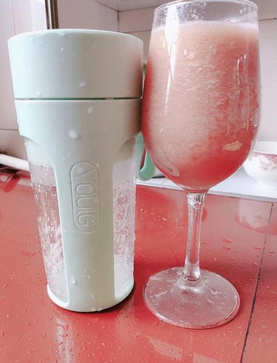 可随身携带的快手榨汁机！10秒榨成汁，1天1杯，瘦10斤就靠它了