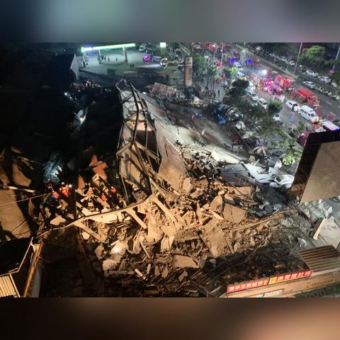 福建泉州疫情隔离酒店坍塌，建筑业哪些人应承担责任？