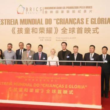 新疆伊犁足球比赛排练的长尾关键词有哪些