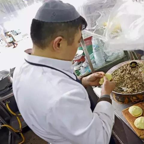 兰州炒拉条里放的什么肉？
