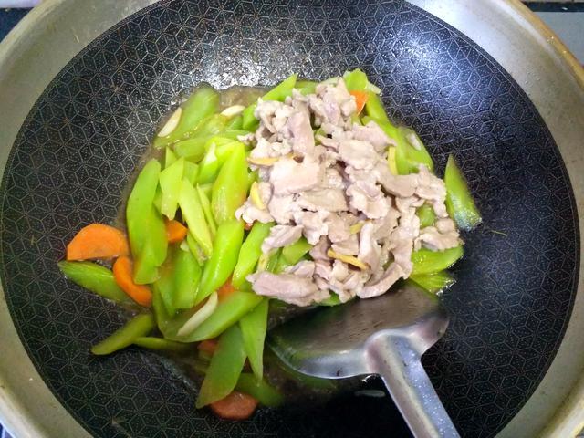 孩子吃什么营养美食（怎么吃营养搭配好）