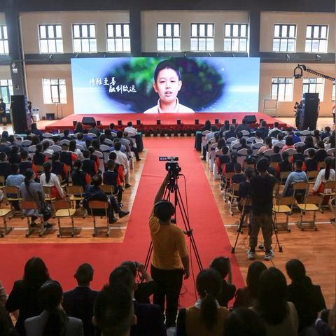 成都市银都师范怎么样