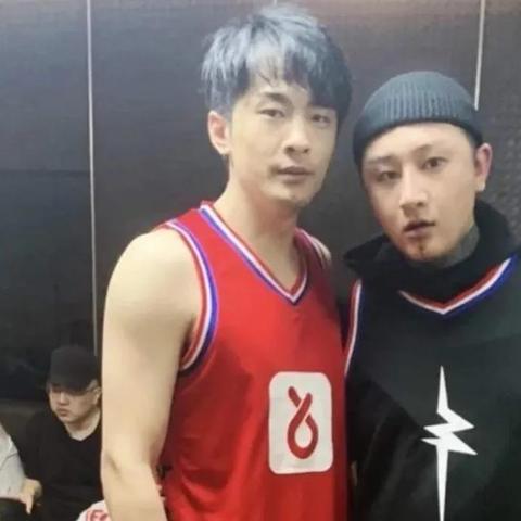 帮人做海外电商被捕 相关的长尾关键词有什么