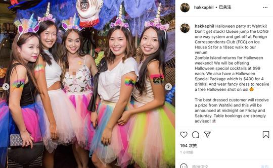 胡杏儿晒亲子时光，母子仨水中欢乐互动，丈夫陪家人不忘经营生意