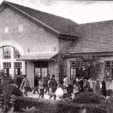 到宁波市北仑区动车坐到什么站