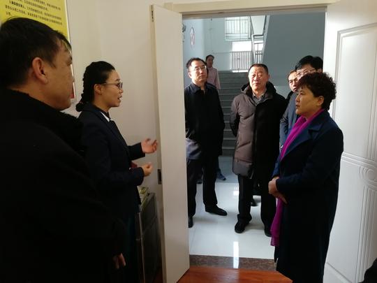 【光明路办事处】呼和浩特市副市长徐睿霞一行到金园社区老年人日间照料中心调研养老工作