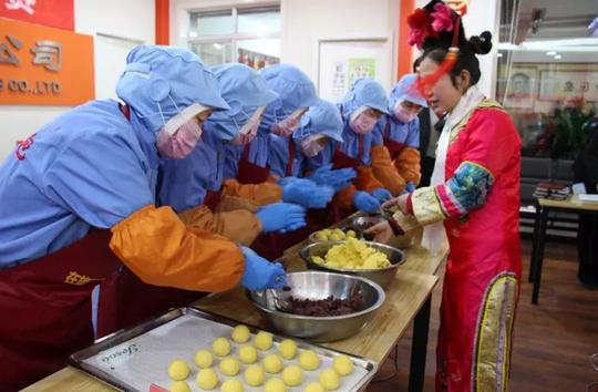 家乡创业故事：青龙兄弟俩将传统粘豆包推向全国，致富不忘乡亲