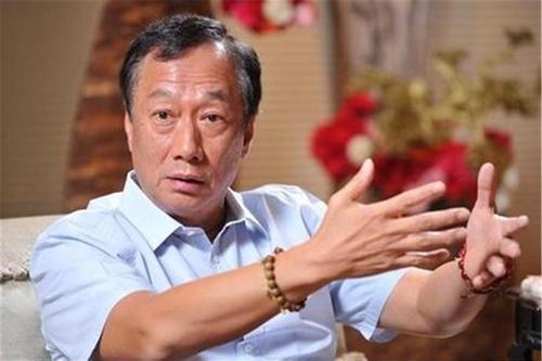 穷小子逆袭百亿富豪，在国外买数亿古堡送妻子，还把工厂开监狱旁