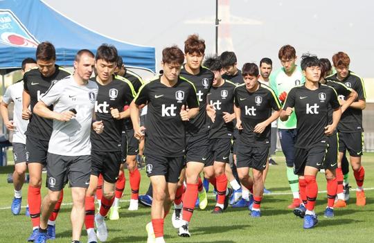 韩国怕不怕？亚洲杯开赛后冷门不断，今晚小组对手有19名归化球员