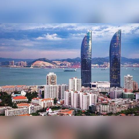 厦门市旅游住哪个区