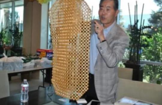 华裔"穷人"移民创业从跳蚤市场摆摊到年入5亿costco都抢他的产品