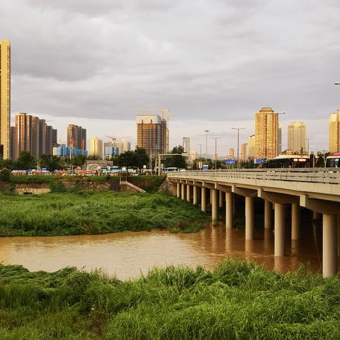 搬家频繁暗示着什么？解读命中隐藏的生活轨迹