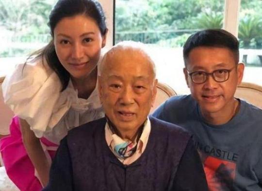 父亲留下420亿遗产，他每月却只能花200万，想全花完至少要1750年