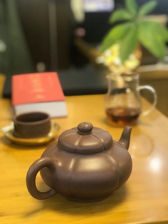 电商平台上广告的紫砂壶基本不值得购买，实乃非艺术的工业制成品