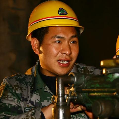 足球运动员脚指头骨折的长尾关键词有什么