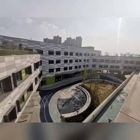 天津蓝色跑道学校怎么样