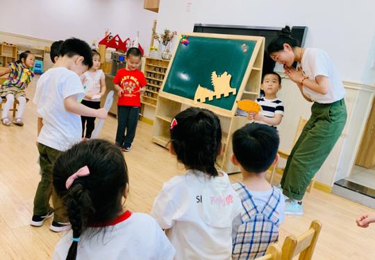 幼儿园作业暗藏“玄机”，变相调查家庭背景，不料被家长反套路