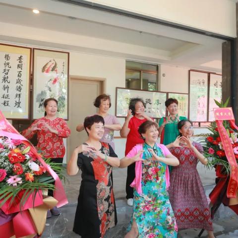 在桂林山水里养老的人相关长尾关键词有哪些