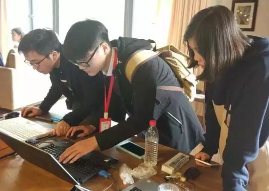 自学黑客技术成业界翘楚，高中开始创业的他把生意做到了全国高校