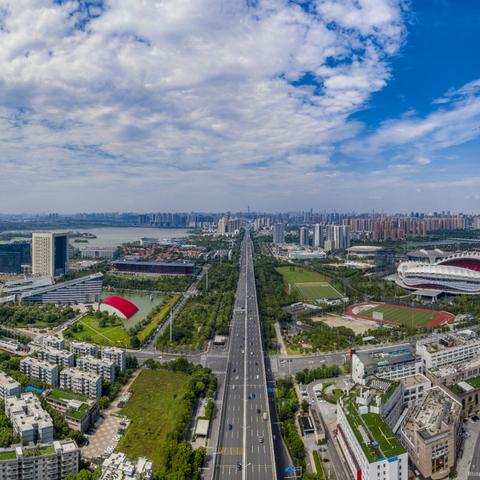 武汉市经开区管委会主任什么级别